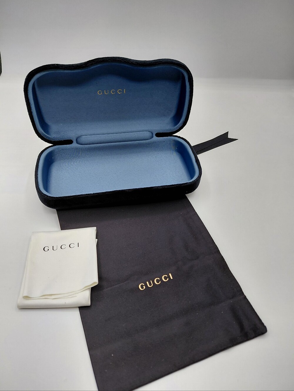 GUCCI BLACK VELVET SUNGLASSES CASE - Picture 2 of 6